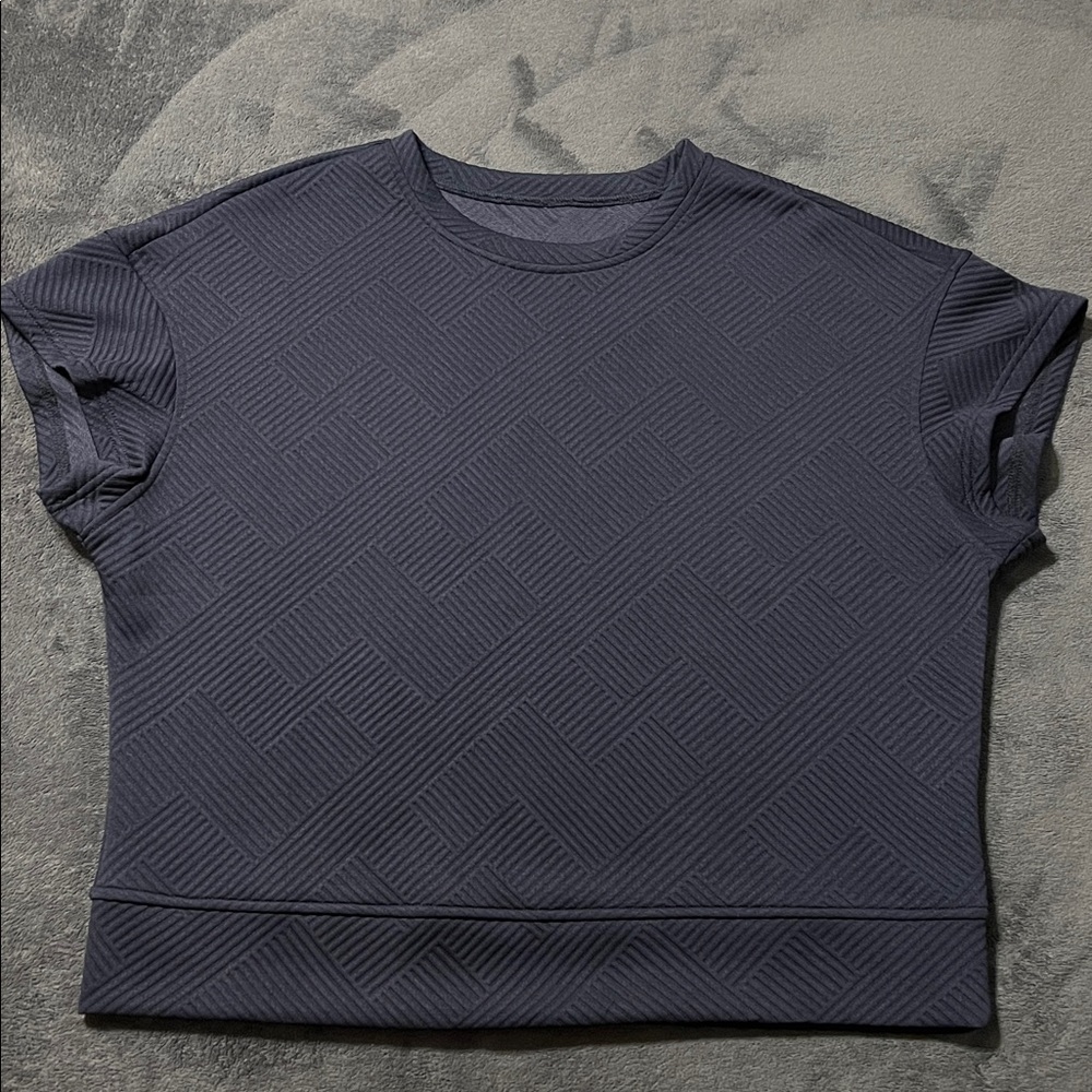 Women’s medium blouse dark blue textured pattern soft stretchy oversized elegant